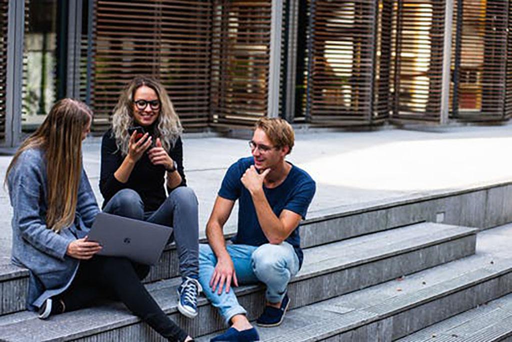 Des jeunes à Paris pour l'emploi